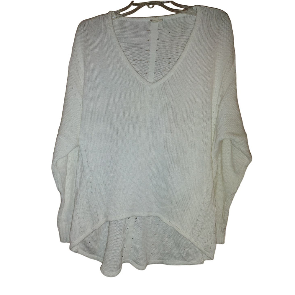 Hem & Thread White open weave hi lo v neck sweater size Medium
